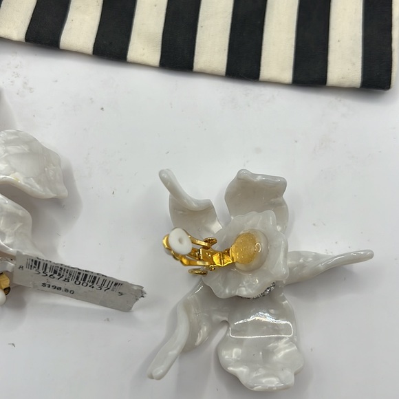 Lele Sadoughi MOTHER OF PEARL SMALL CRYSTAL LILY EARRINGS - Picture 9 of 13